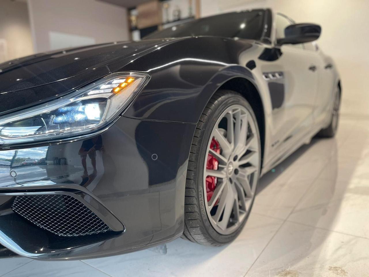 Maserati Ghibli V6 430 CV Q4 Nerissimo Edition