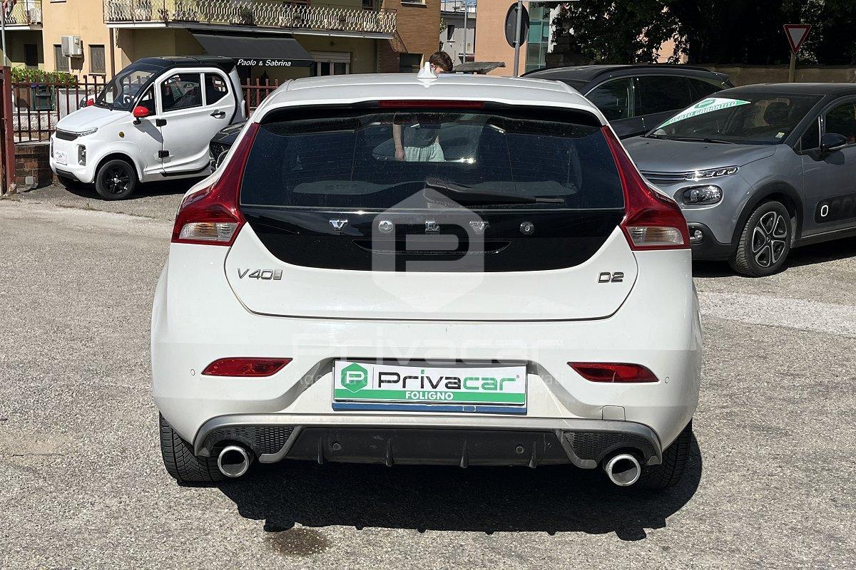 VOLVO V40 D2 R-design Kinetic