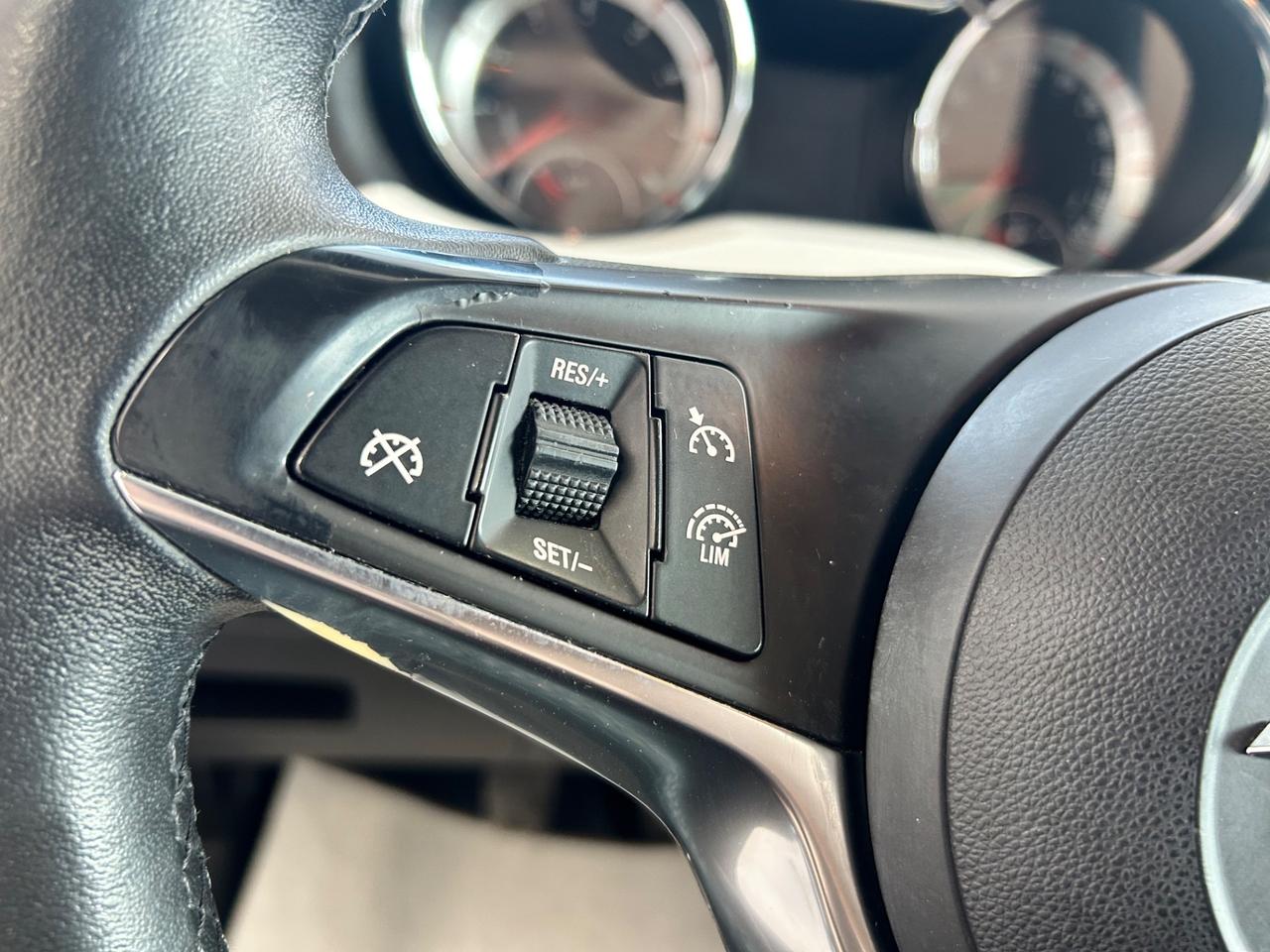 Opel Adam 1.2 B X neopatentati 2013