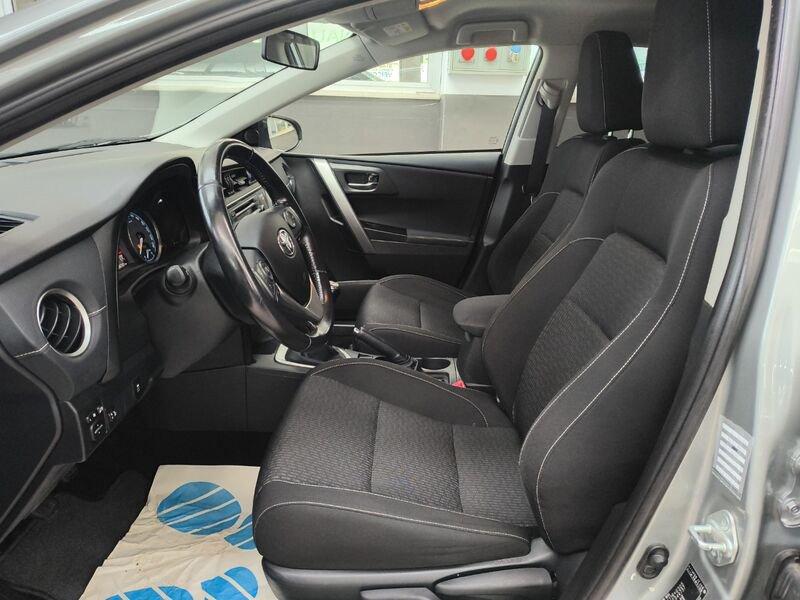 Toyota Auris 1.4 D-4D Lounge