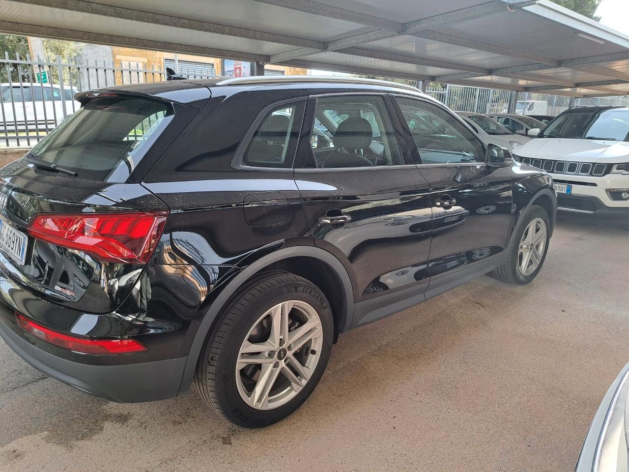 Audi Q5 quattro s tronic busness
