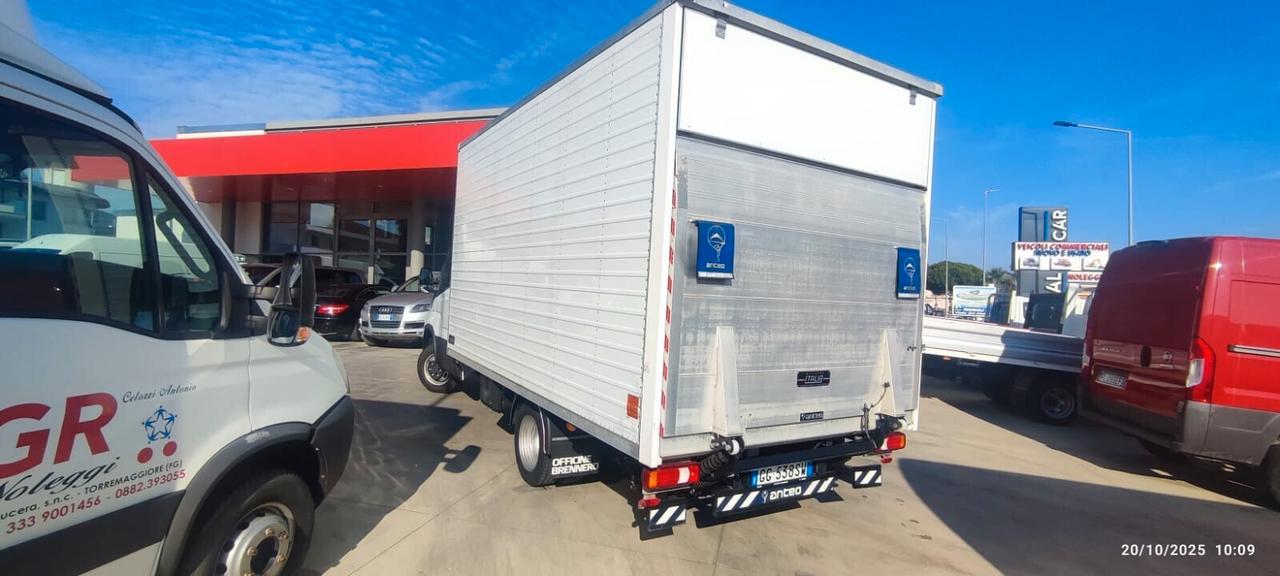 Iveco DAILY con centina e pedana idraulica