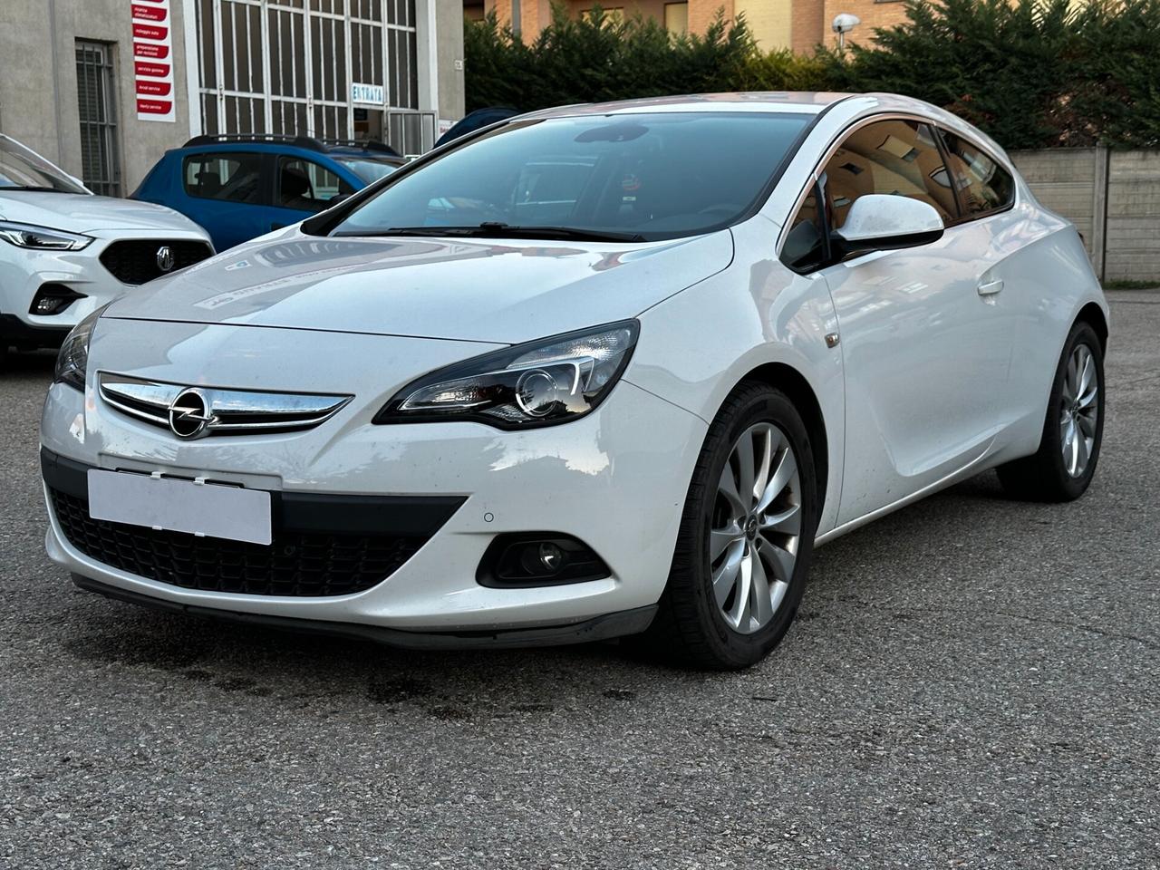 Opel Astra GTC 1.6 CDTI 136CV S&S 3 porte Cosmo "NEOPATENTATO"