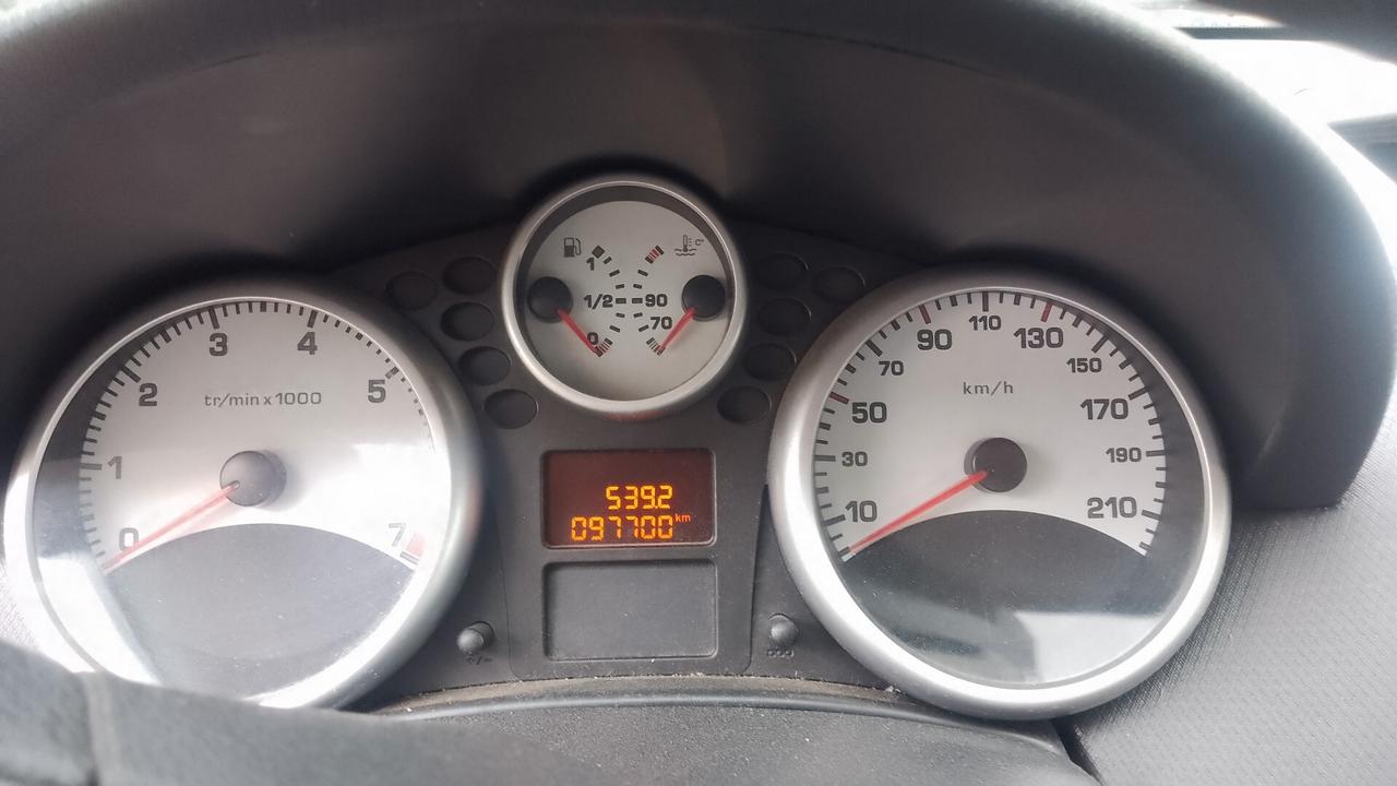 Peugeot 207 1.4 BZ 97MILA km LEGGI BENE 2010