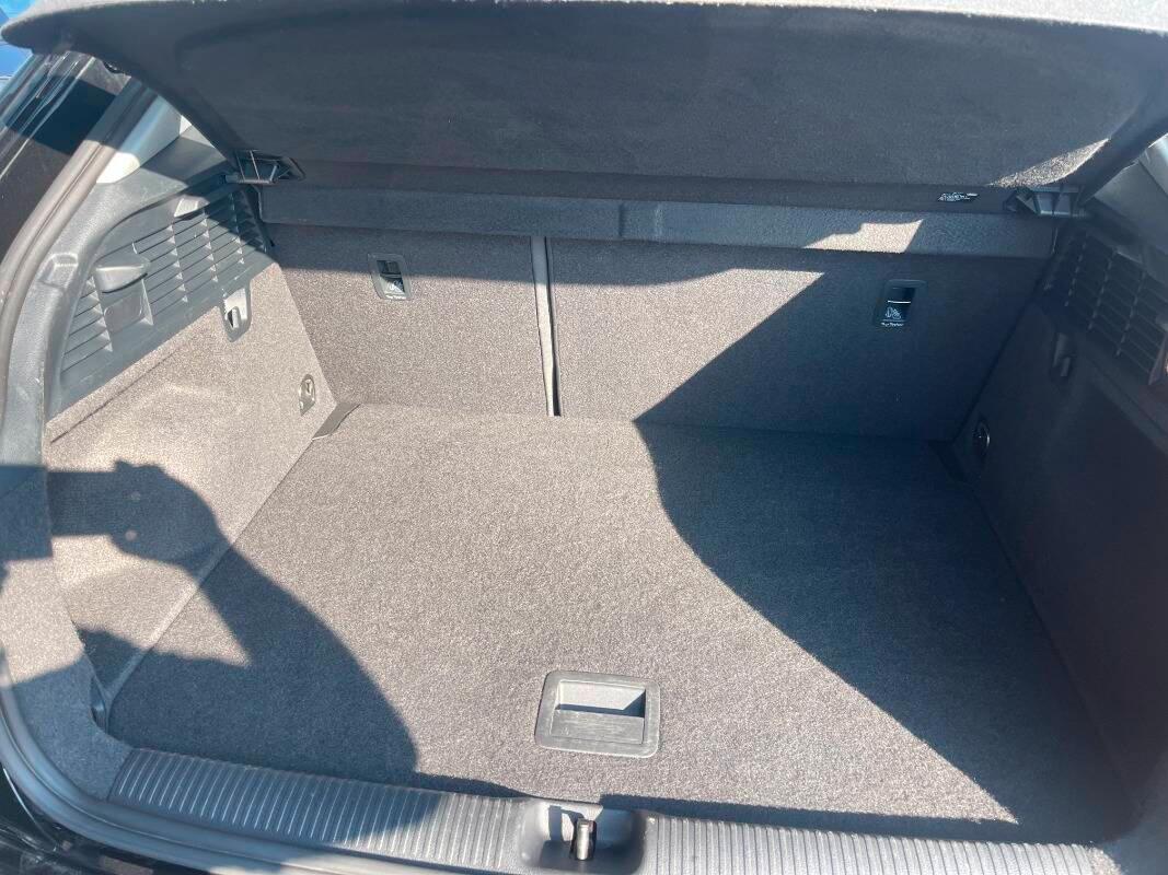 Audi Q2 30 2.0 tdi Business s-tronic LED PDC