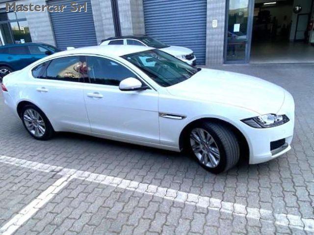 JAGUAR XF XF II Berlina 2.0d i4 Prestige 180cv Auto- FY003SZ
