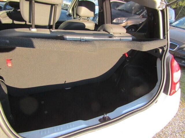 Renault Twingo 1.2 16V preparata con cura