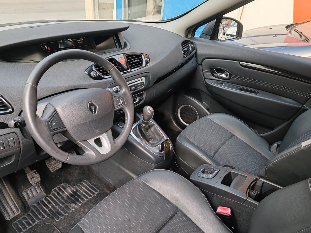 Renault Scenic Scénic X-Mod 1.5 dCi 110CV