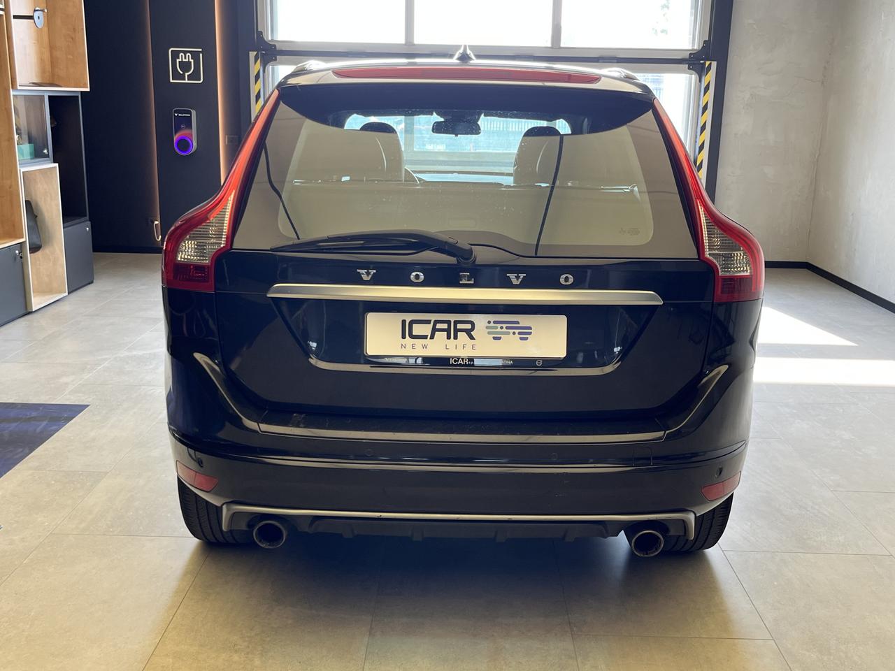 VOLVO XC60 I - XC60 2.0 d4 R-design Momentum 181cv geartronic