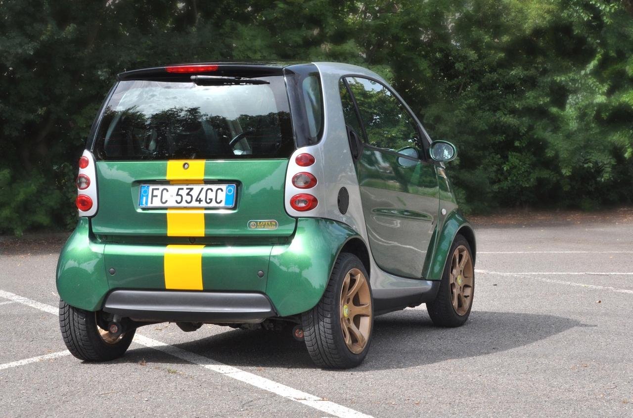 Smart Smart 700 city-coupé con Finiture Lotus Cup