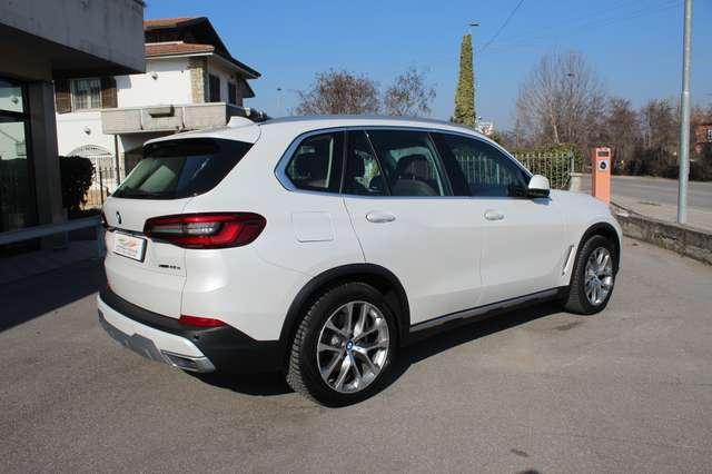 BMW X5 xDrive 45e PLUG-IN HYBRID visibile in sede