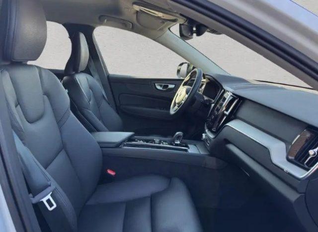 VOLVO XC60 B4 (d) AWD automatico Plus Dark N1Autocarro