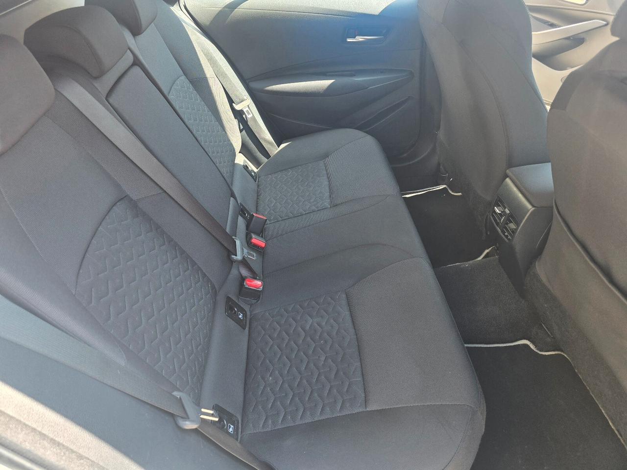 Toyota Corolla Touring Sports 1.8 Hybrid Business Tech