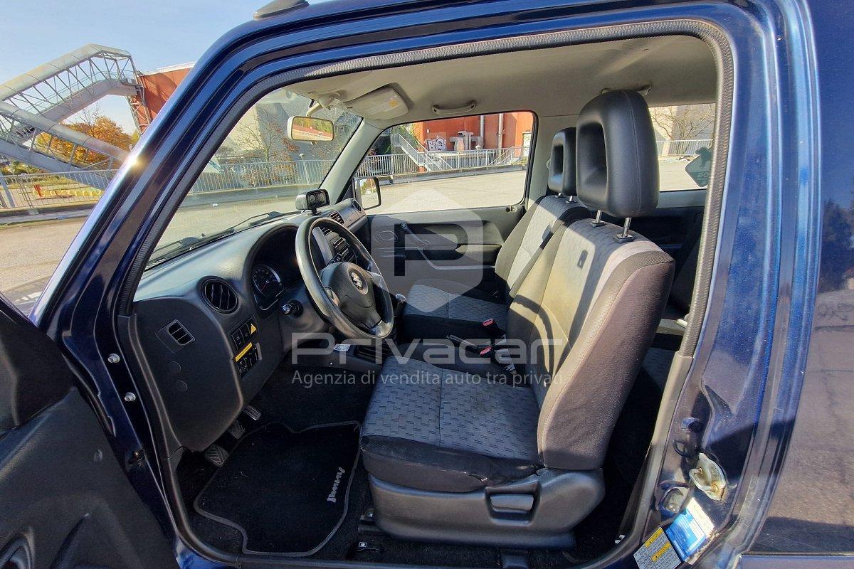 SUZUKI Jimny 1.3i 16V cat 4WD JLX