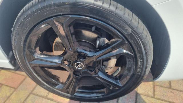 OPEL Corsa 1.5 D 100 CV GS Line
