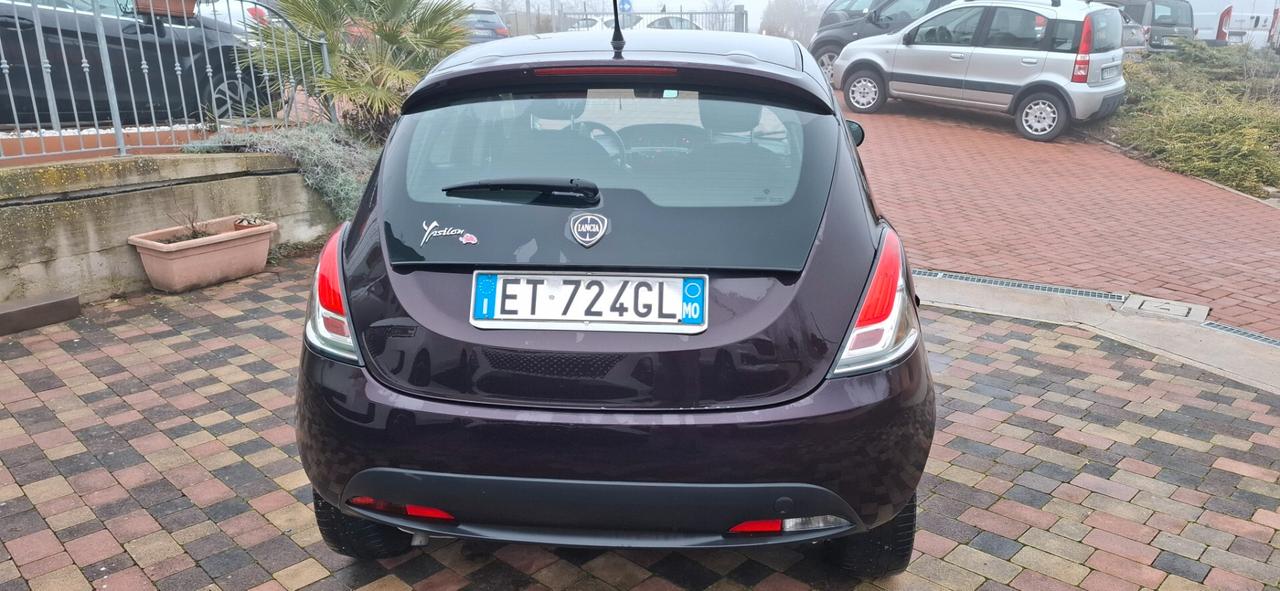 Lancia Ypsilon 1.2 69 CV 5 porte S&S Silver