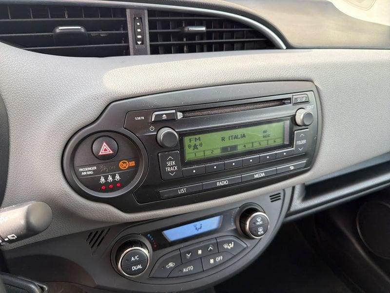 Toyota Yaris Yaris 5p 1.5h Cool my16