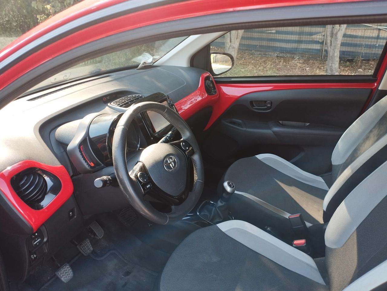 Toyota Aygo 1.0 VVT-i 69 CV 5 porte x-cool