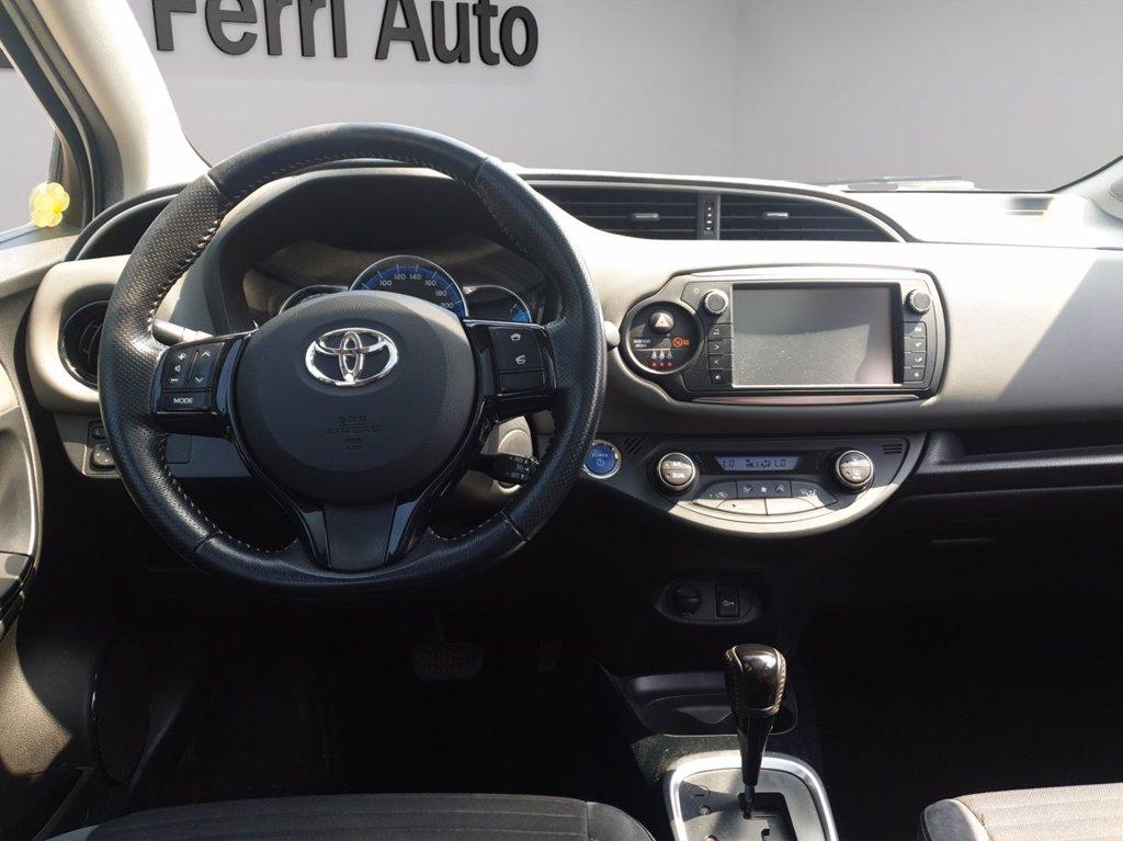 TOYOTA Yaris 5p 1.5 lounge del 2016