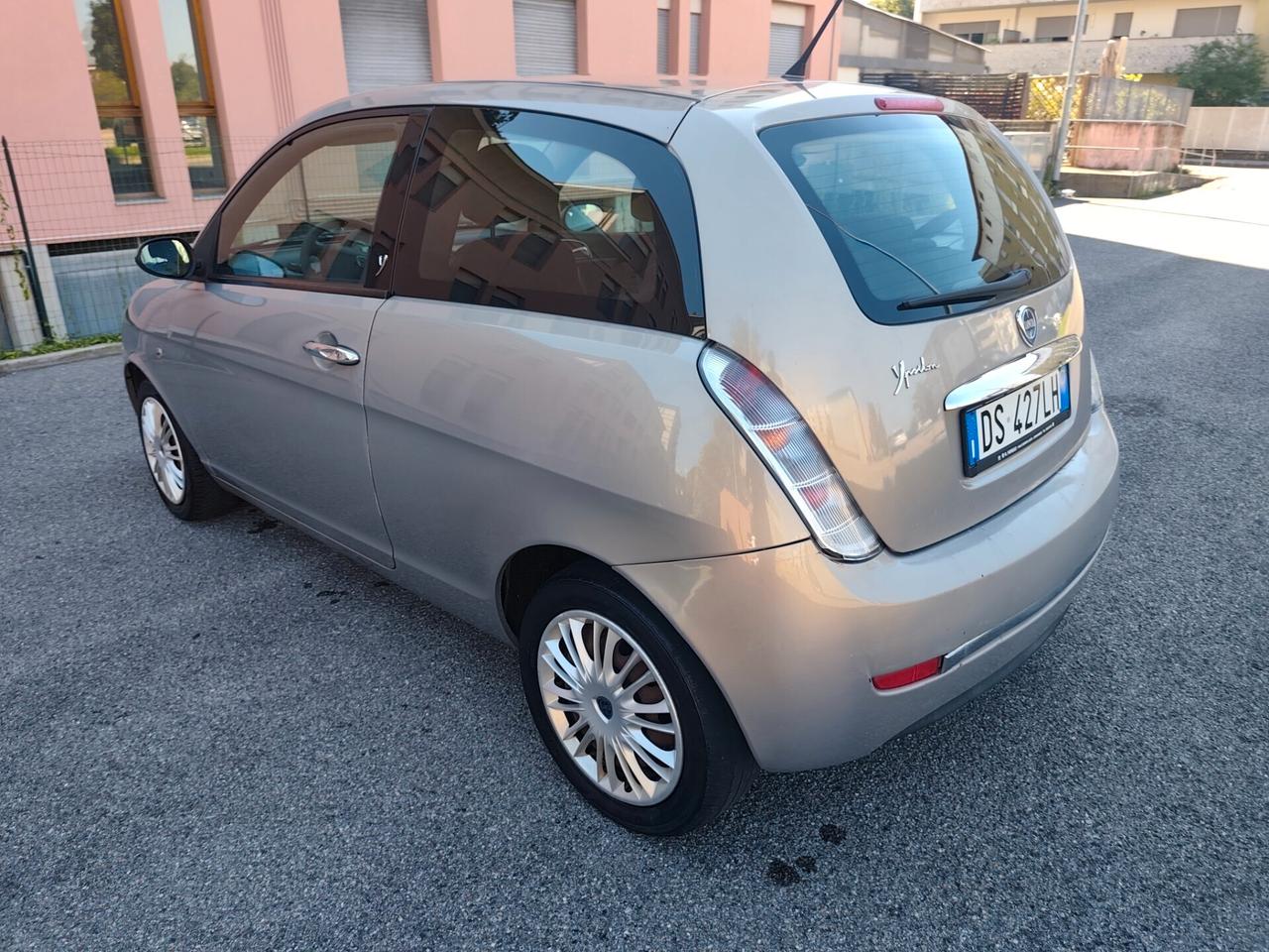 Lancia Ypsilon 1.2 Benz neopatentati