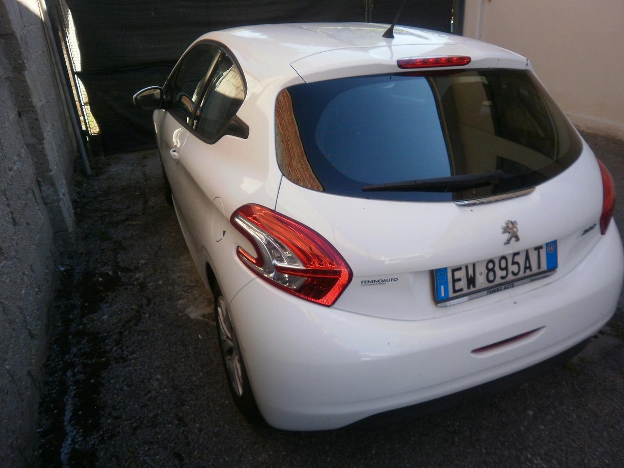 Peugeot 208 PureTech 82 3 porte Allure