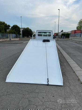 IVECO 35C15 ANNO 12/2017 CARROATTREZZI SCARRABILE