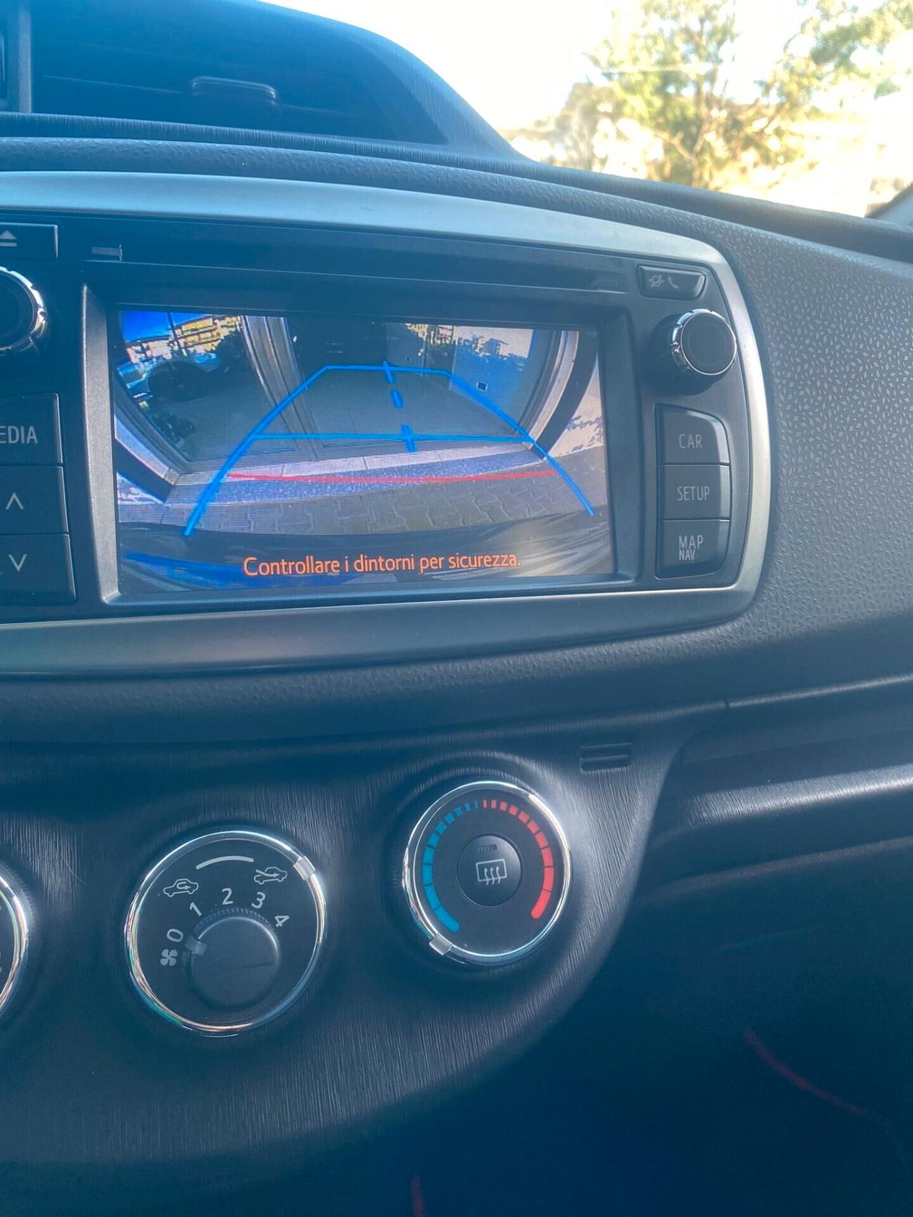 Toyota Yaris 1.4 D-4D 5 porte Lounge passaggio incluso