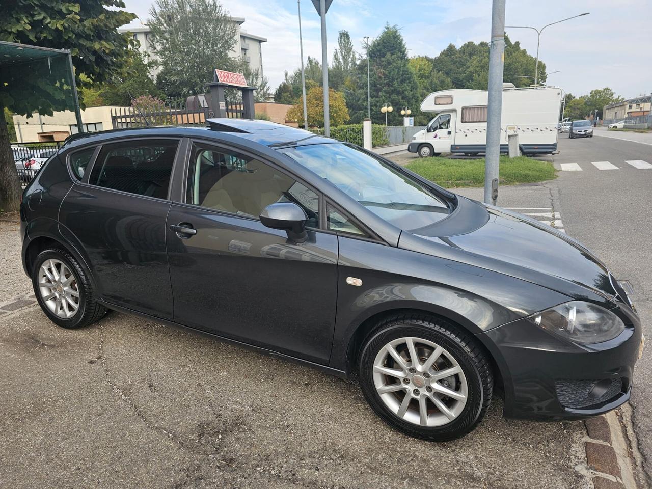 Seat Leon 1.6 TDI 105cv Style*DSG*Tetto*Euro5*