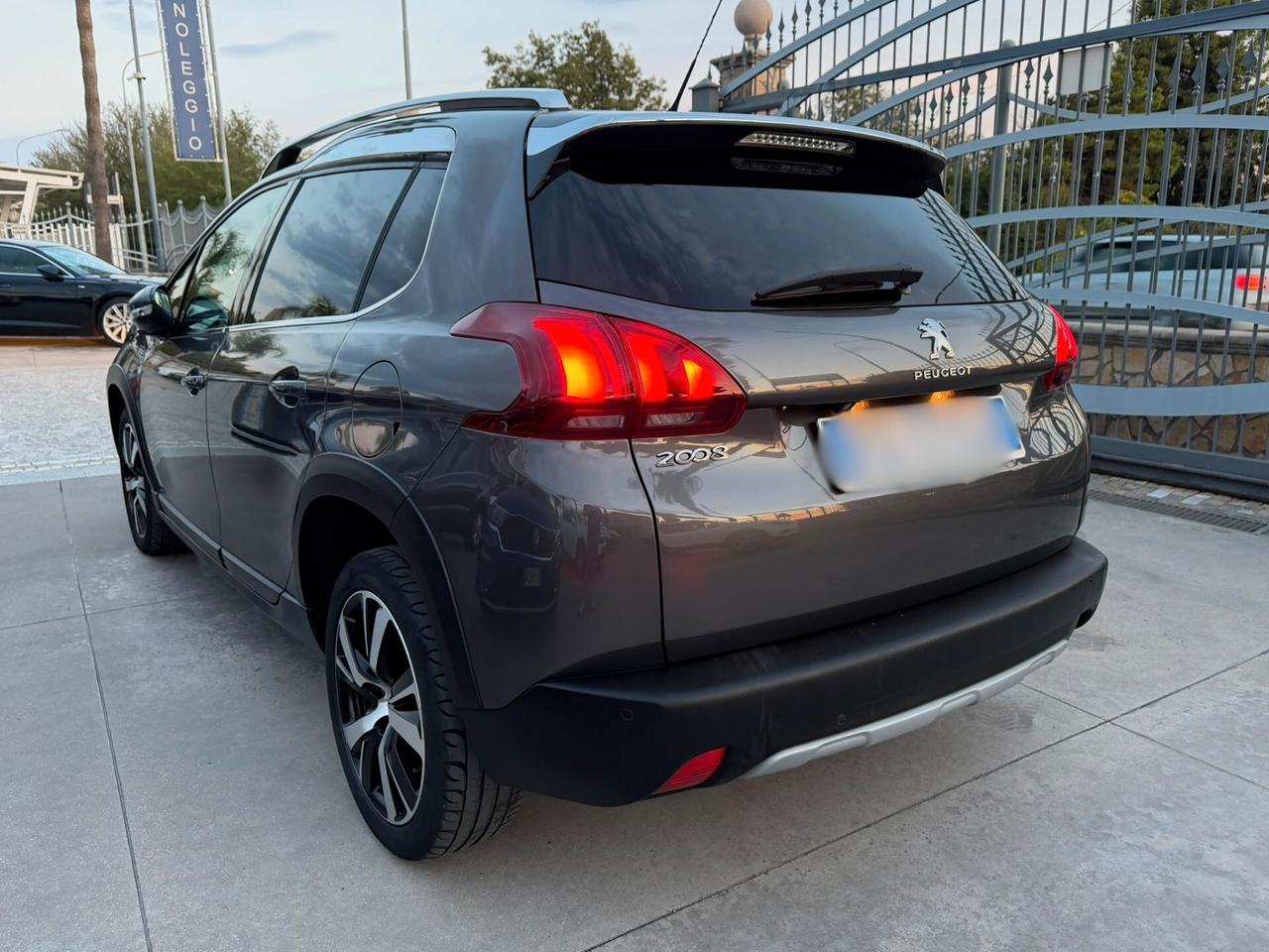 Peugeot 2008 1.5 BlueHDi 100 S&S Allure