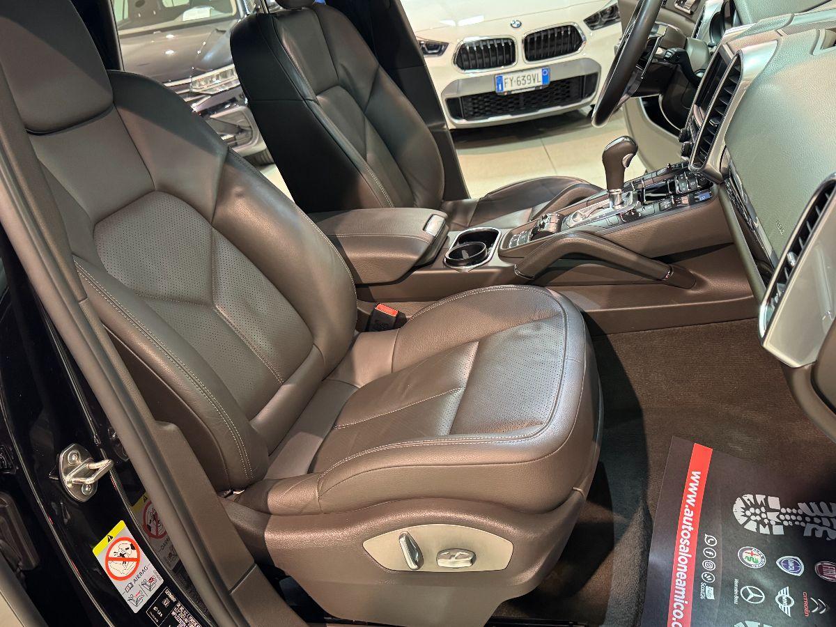 PORSCHE Cayenne 3.0 Diesel Platinum Edition