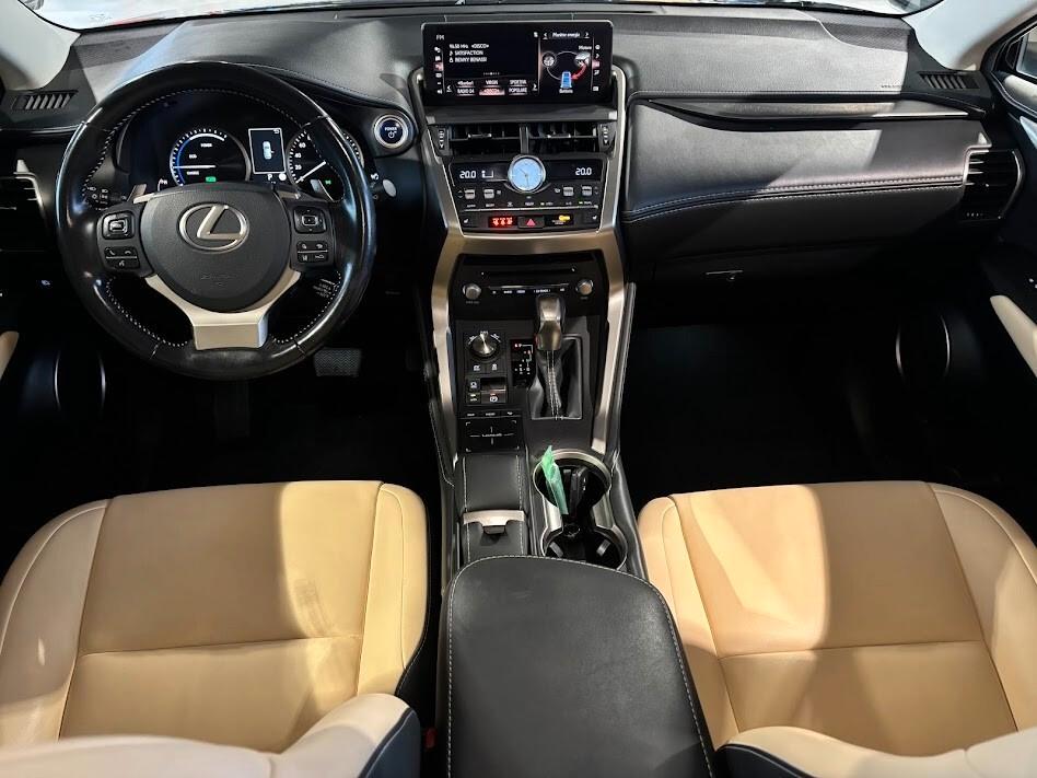 Lexus NX 300h Hybrid 4WD Executive 155cv