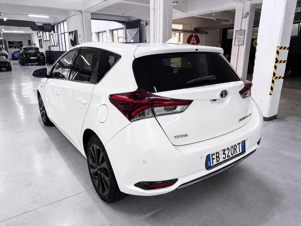 Toyota Auris 5 Porte Auris 1.8h Lounge cvt
