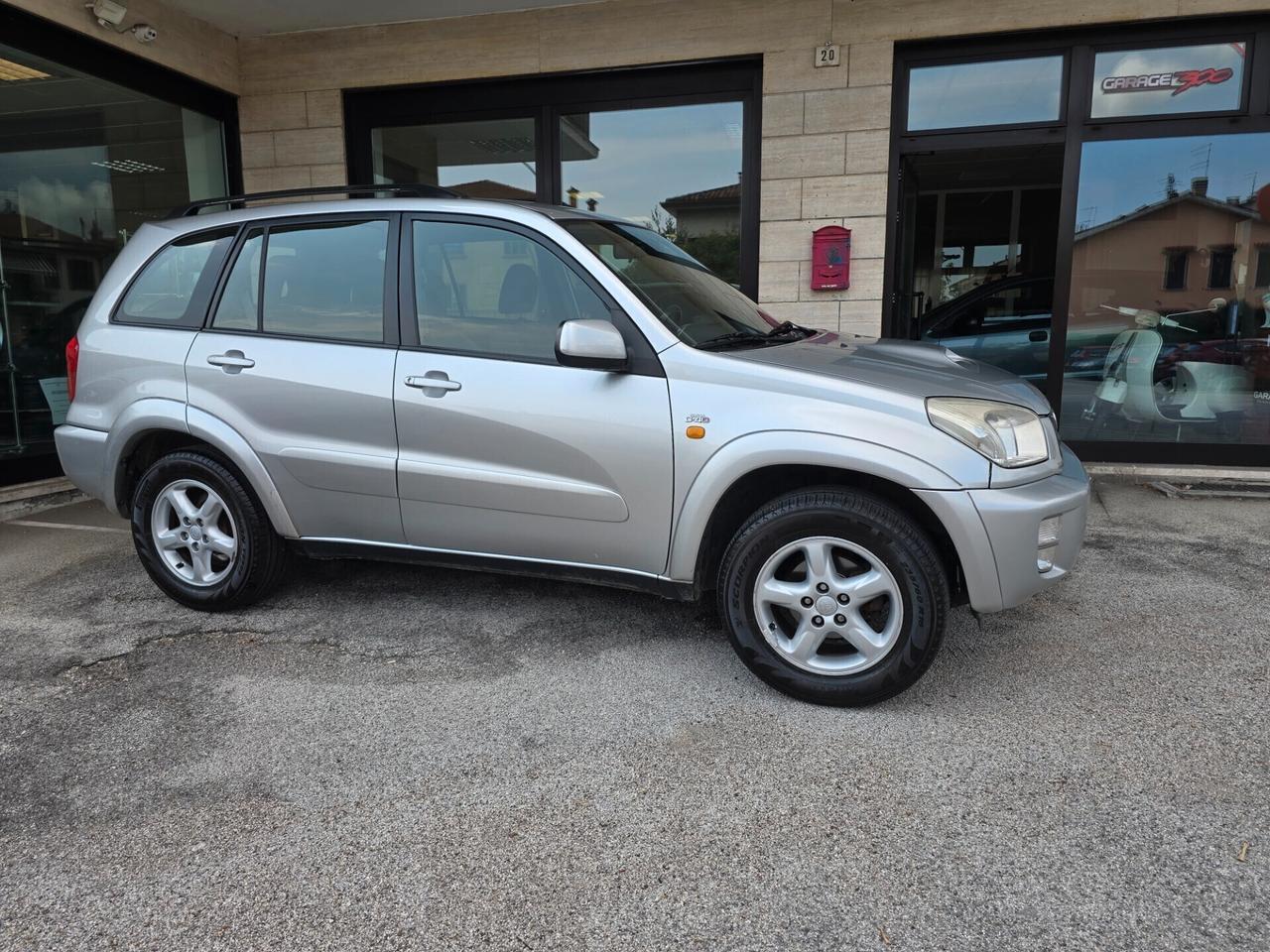 Toyota RAV 4 2.0 D4-d 5porte Sol