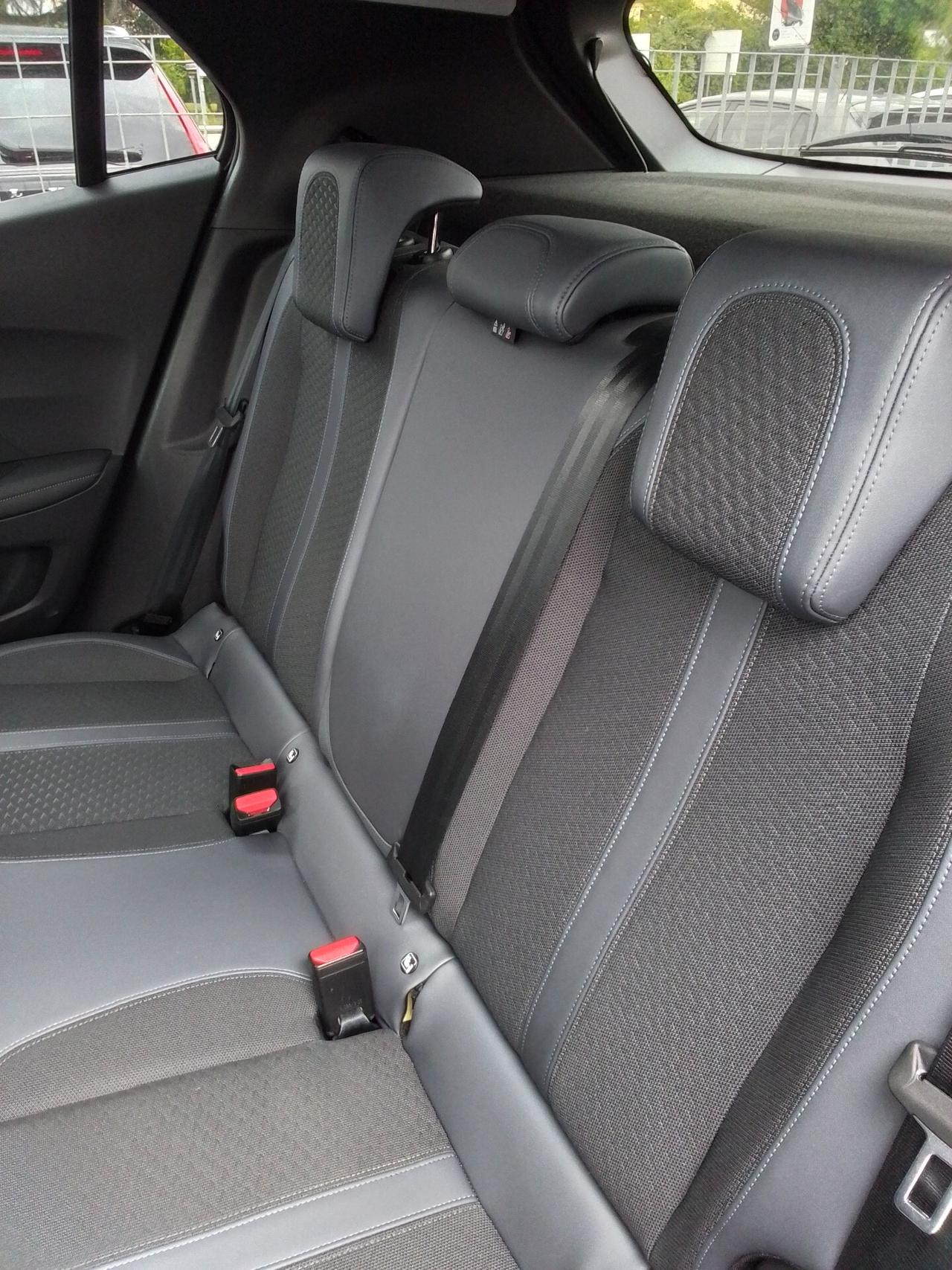Peugeot 2008 PureTech 130 S&S Allure Navi Pack