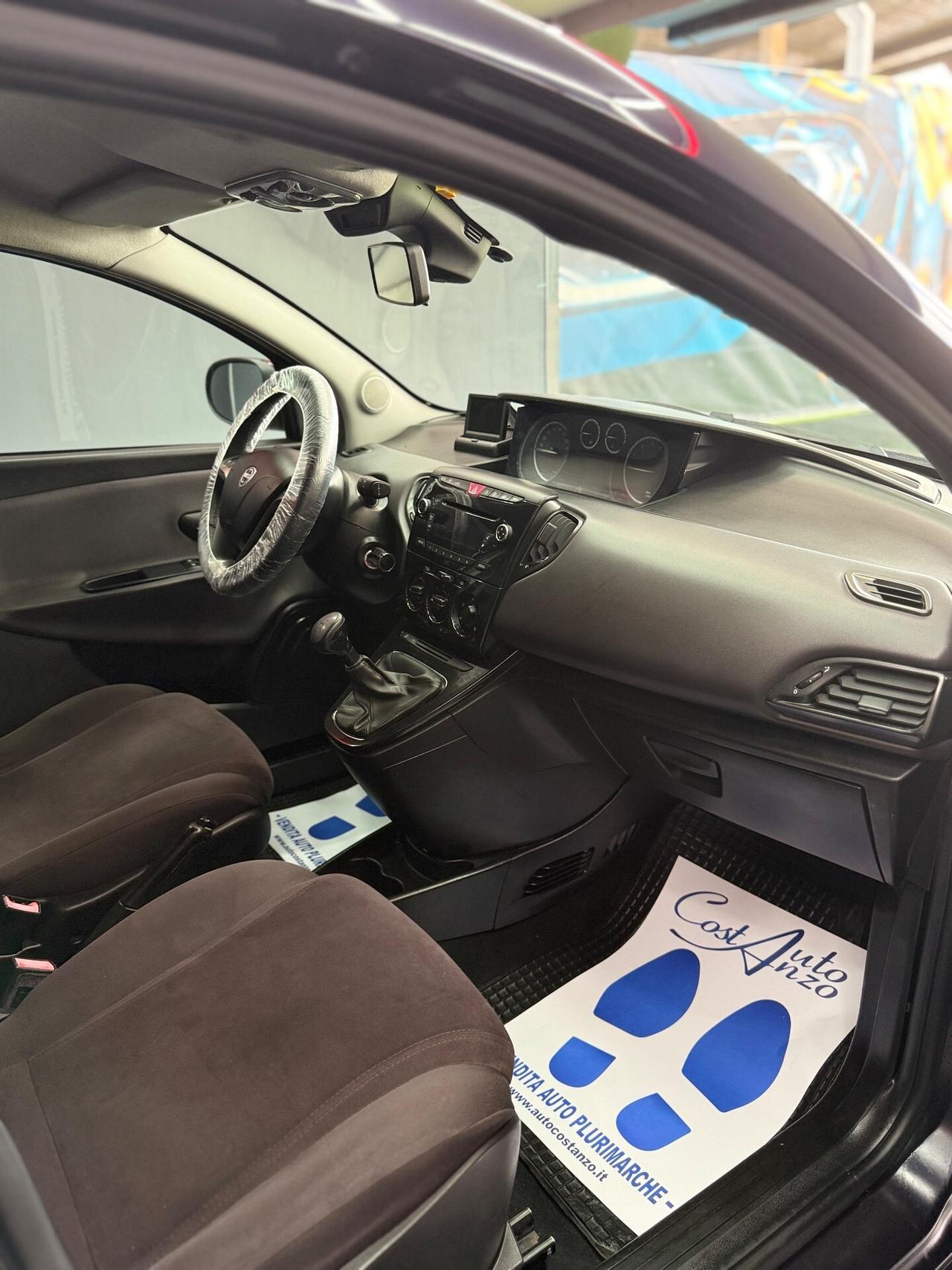 Lancia Ypsilon 0.9 Gpl 85cv Automatica 2012