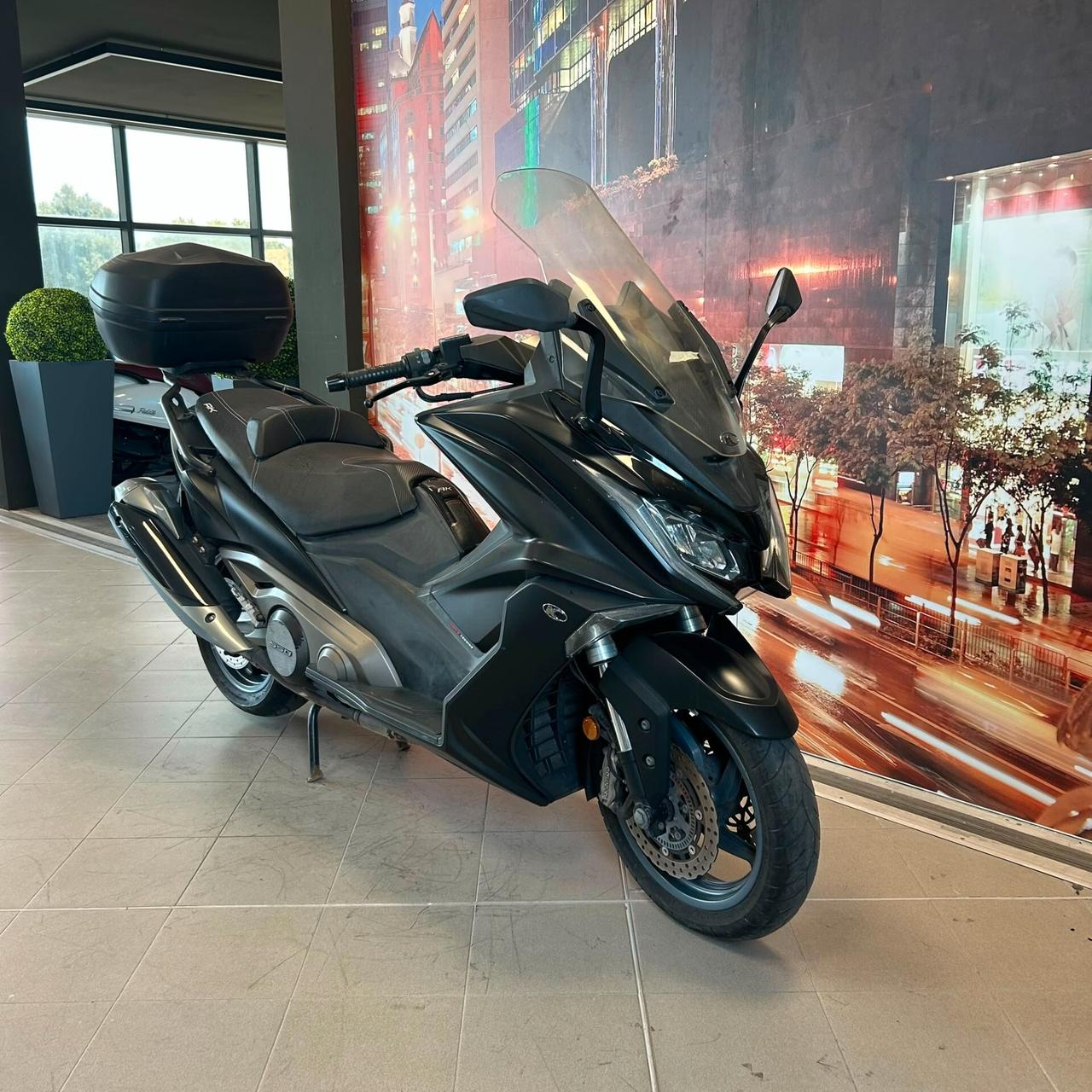 Kymco AK 550
