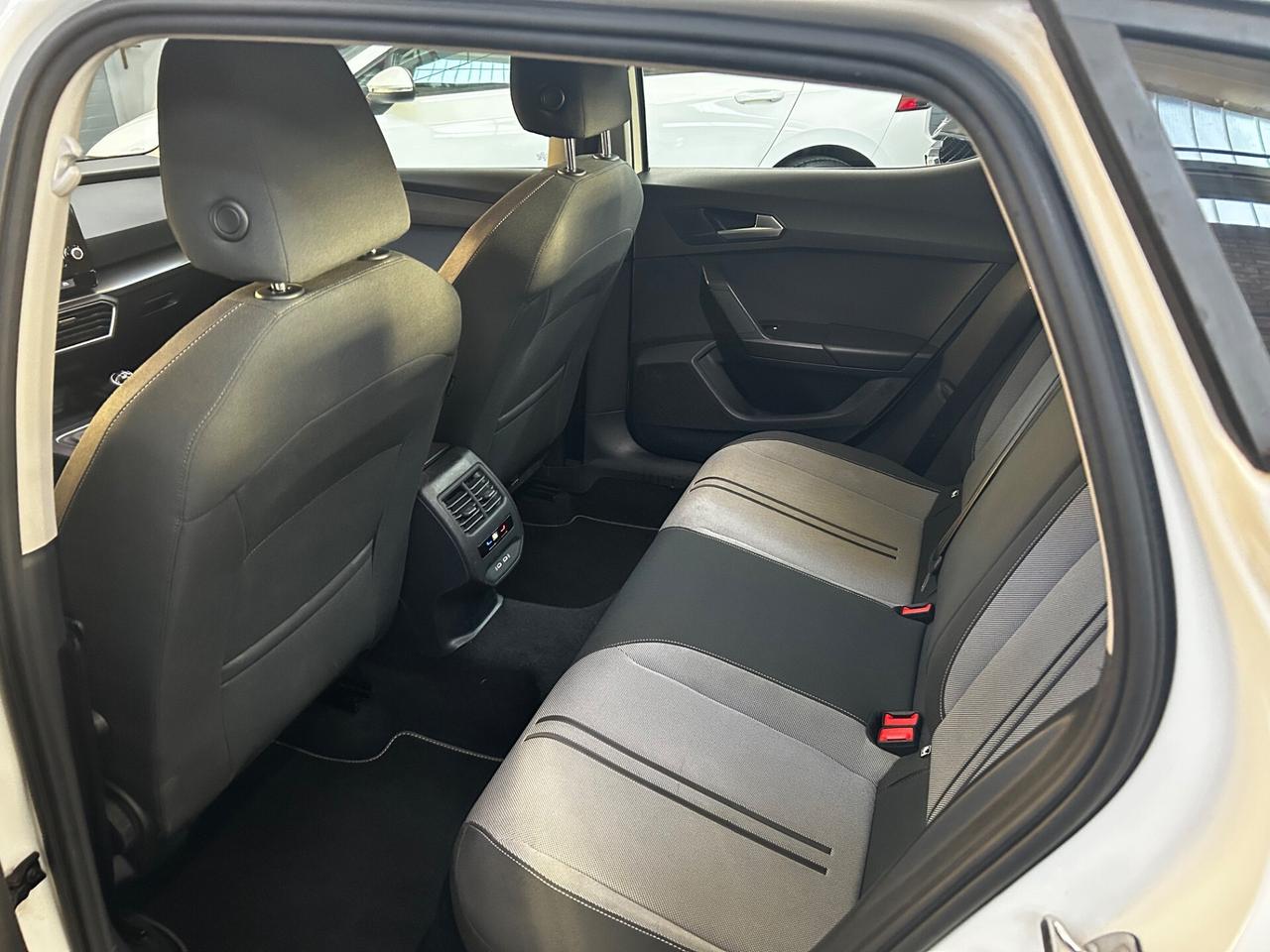 Seat Leon 2.0 TDI Business berlina neopatentati