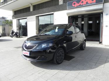 Lancia Ypsilon 1.0 FireFly 5 porte S&S Hybrid Gold