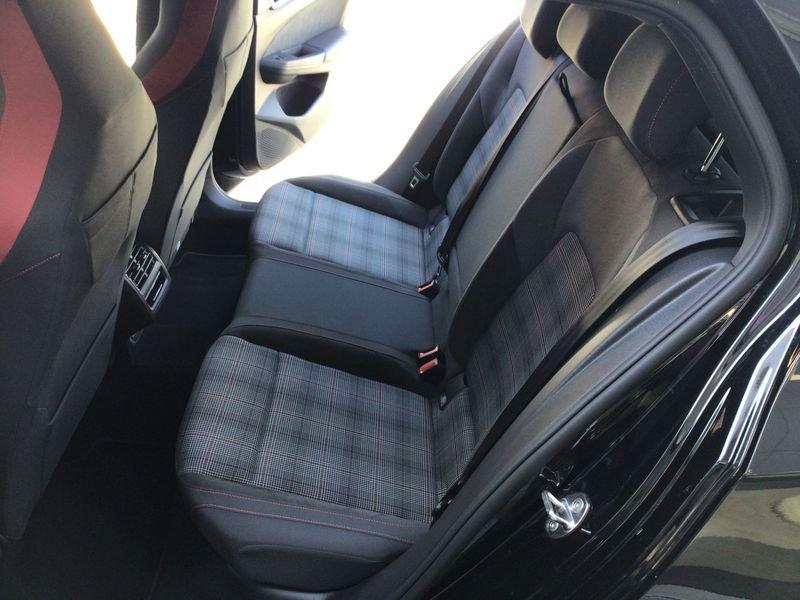 Volkswagen Golf GTI 2.0 TSI GTI