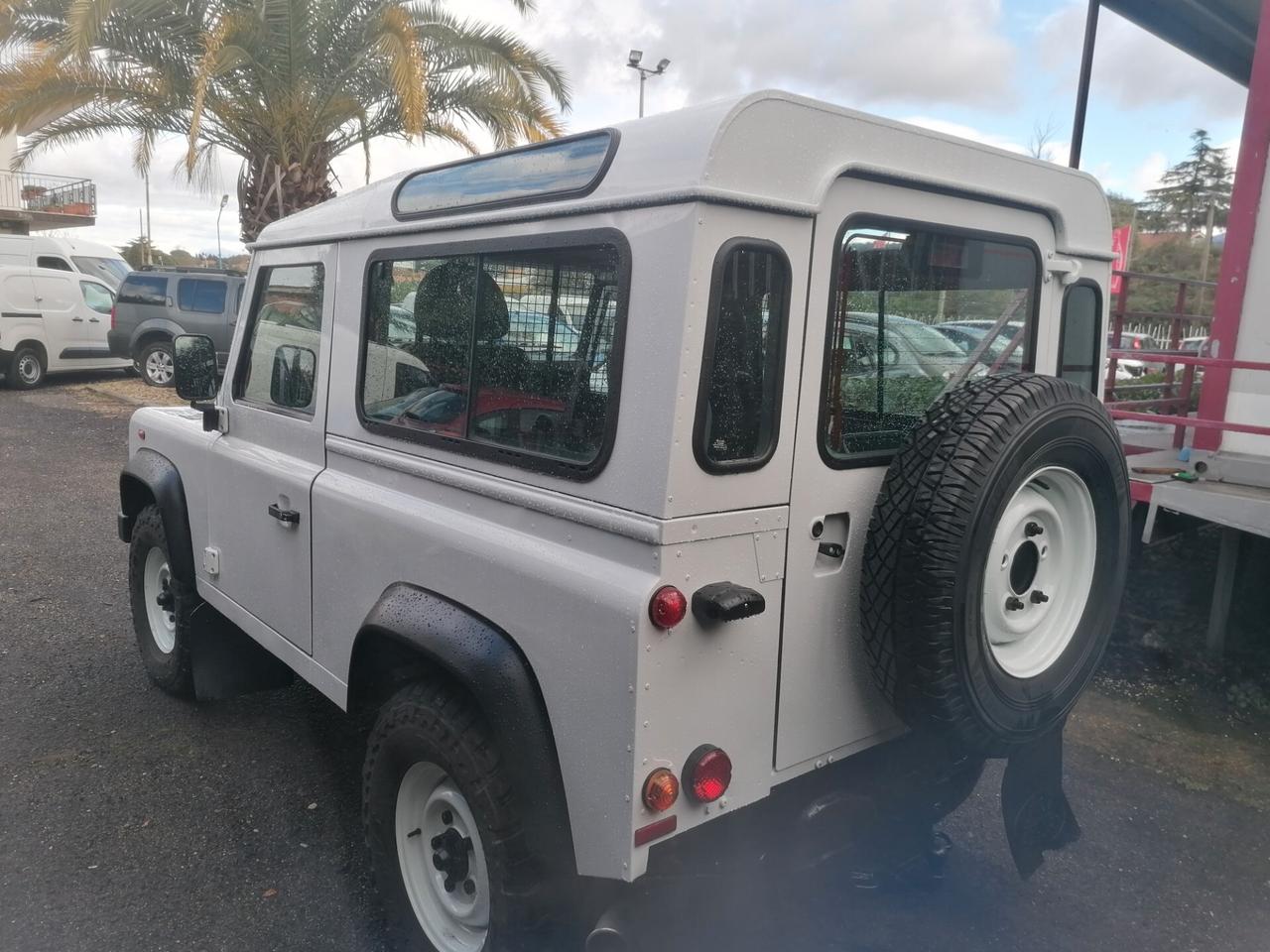 Land Rover Defender 110 2.2 TD4 Station Wagon E N1