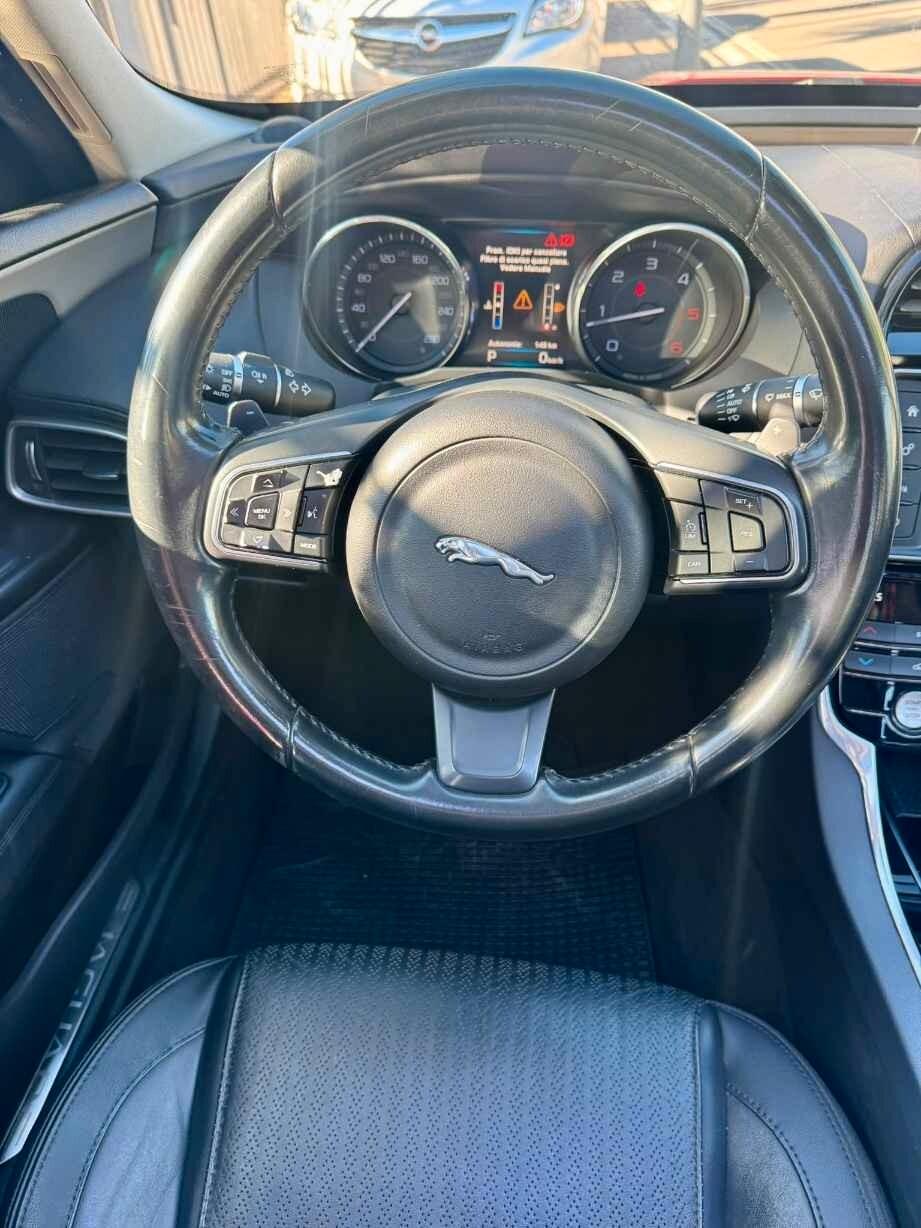JAGUAR XE 2.0 D aut. Portfolio 180 CV