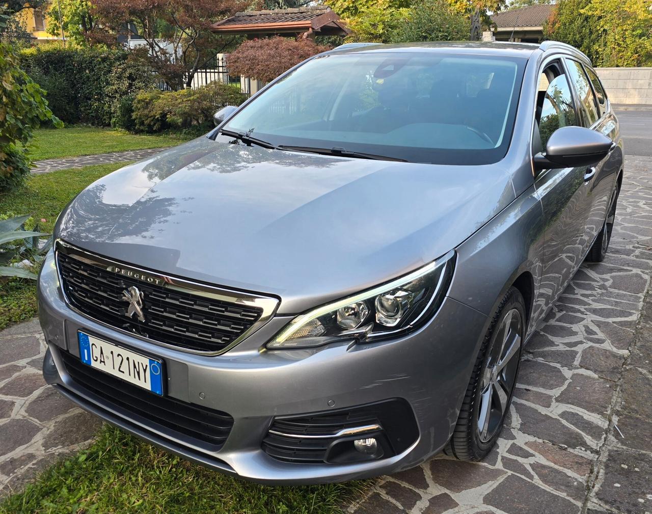 Peugeot 308 BlueHDi 130 S&S EAT8 SW Allure