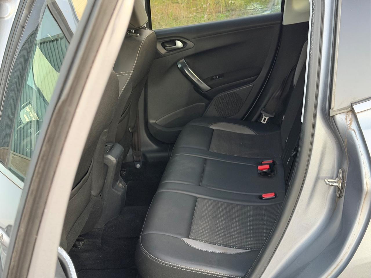 Peugeot 2008 BlueHDi 120 S&S Allure