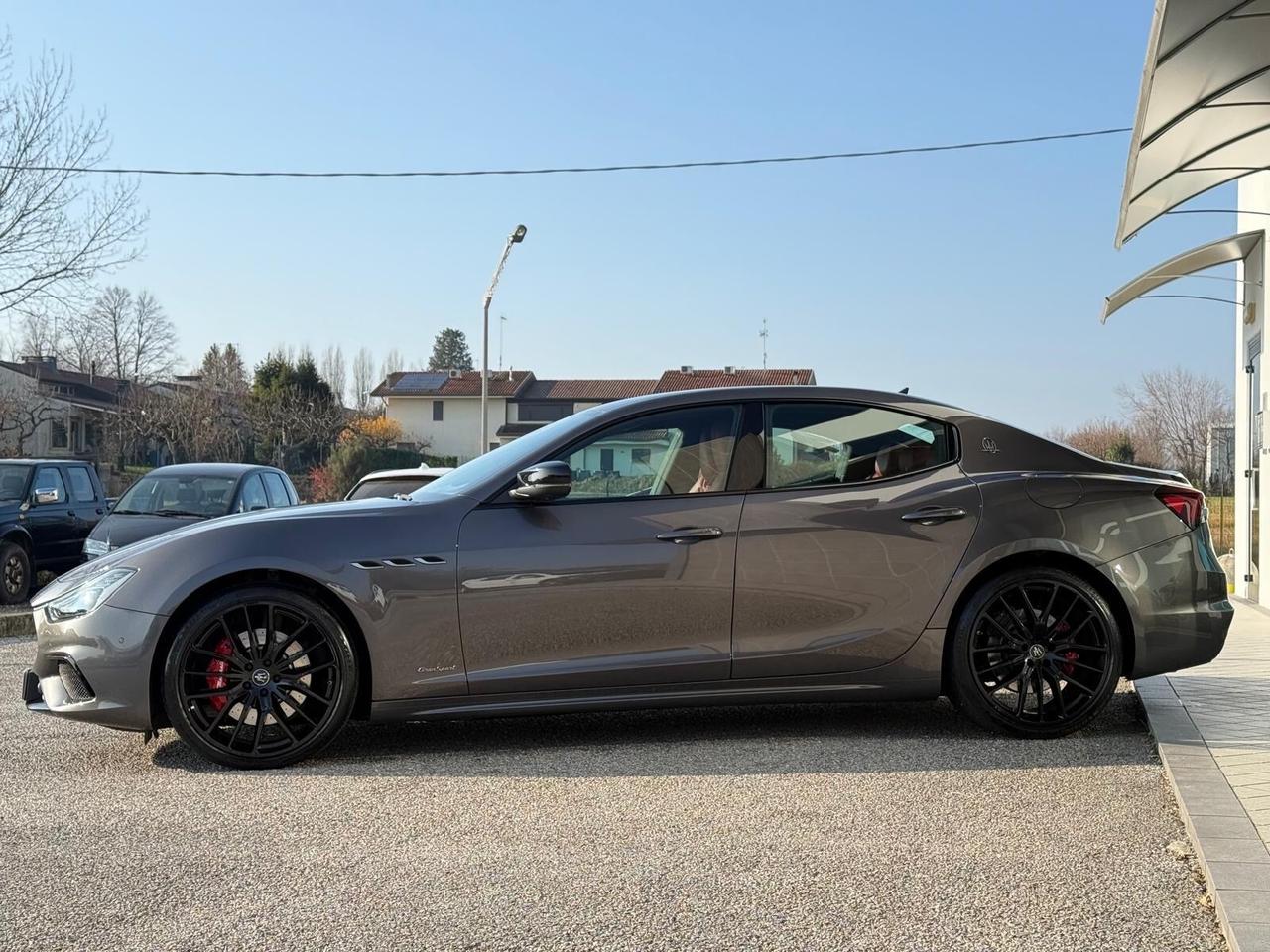 Maserati Ghibli V6 430 CV Q4 Gransport