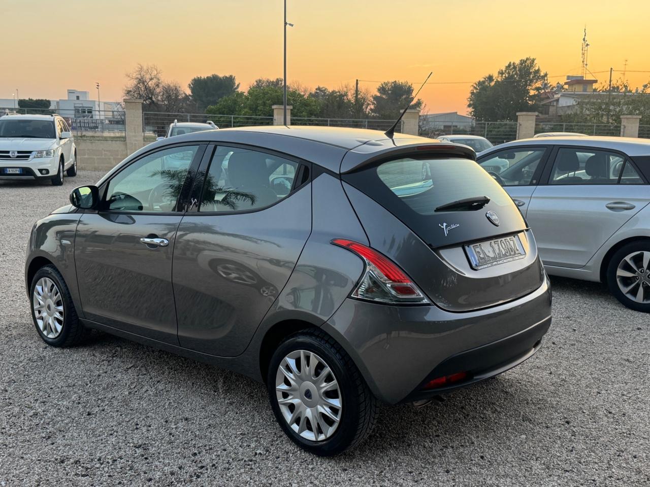 Lancia Ypsilon 1.2 69 CV 5 porte S&S Gold