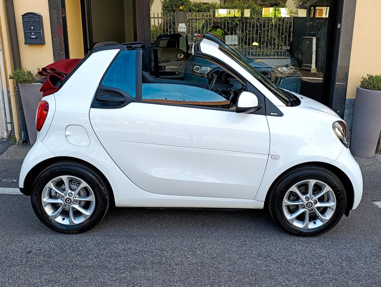 Smart ForTwo 70 1.0 twinamic cabrio Passion Capote Rossa