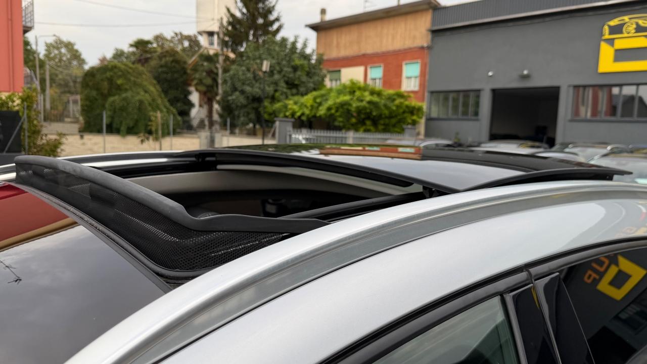 MERCEDES-BENZ GLA 180 1.6 PREMIUM AT7 122CV - FULL LED, PELLE, TETTO, NEOPATENTATI