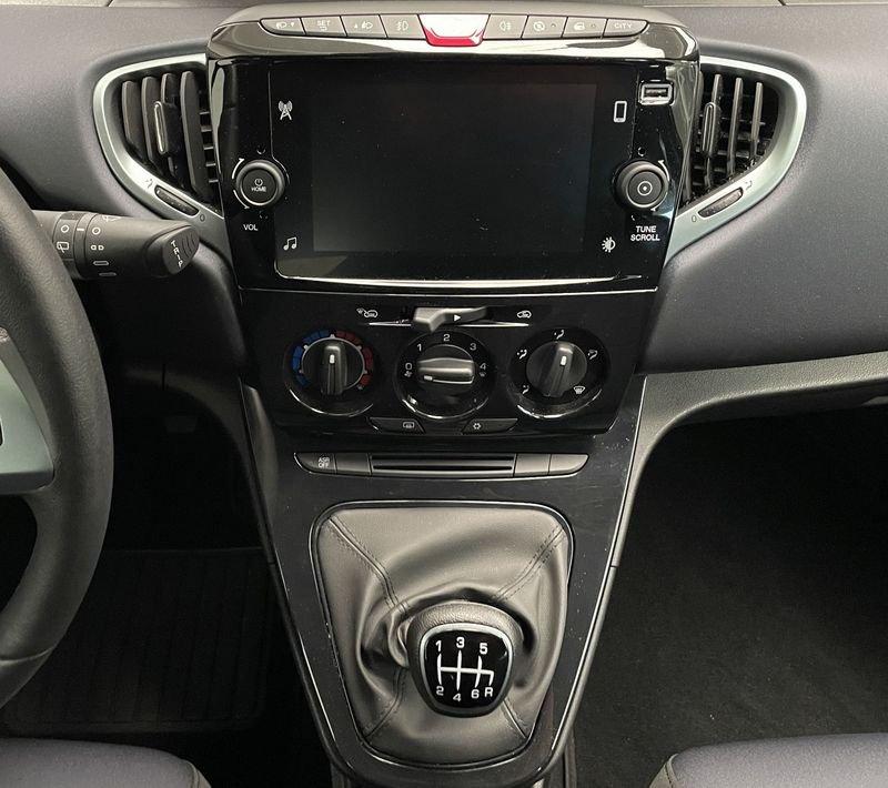 Lancia Ypsilon 1.0 FireFly 5 porte S&S Hybrid Silver Plus