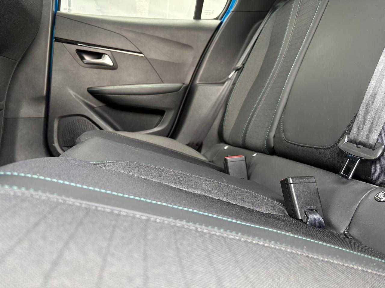 Peugeot 208 ALLURE PACK PureTech 100 5 p. SPOTICAR