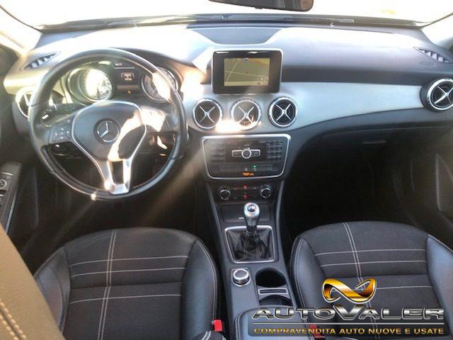 MERCEDES-BENZ GLA 200 D Premium,Navi, LED,Pelle